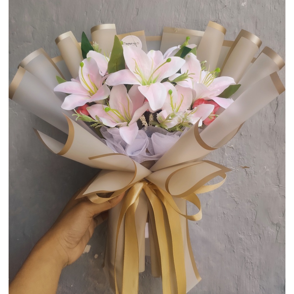 Buket Bunga Artificial / Bucket Lily Rose / buket bunga / bunga artificial / buket wisuda / buket la