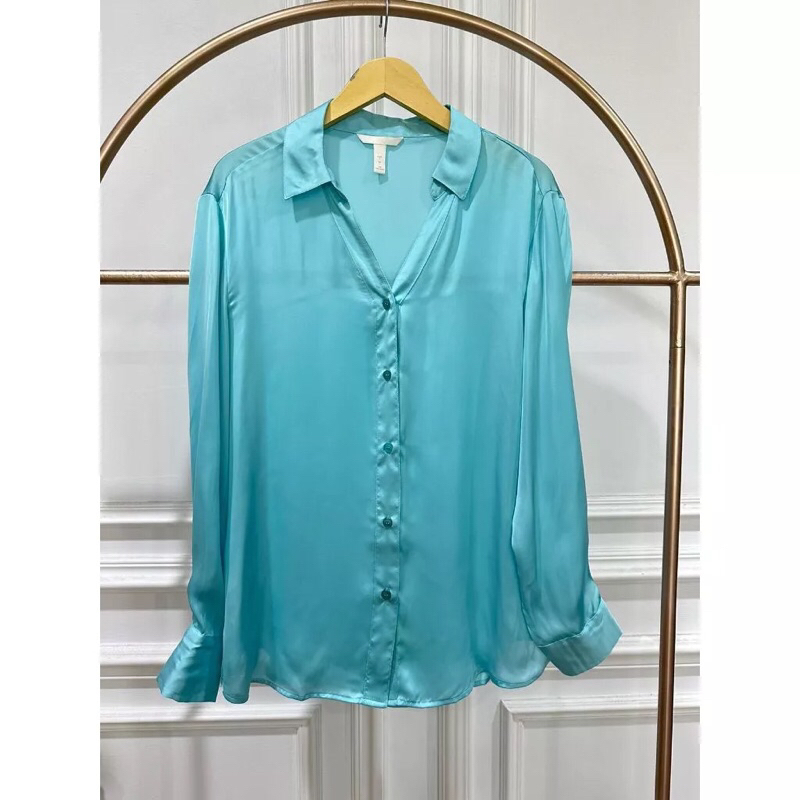 HM Kemeja Silk shirt