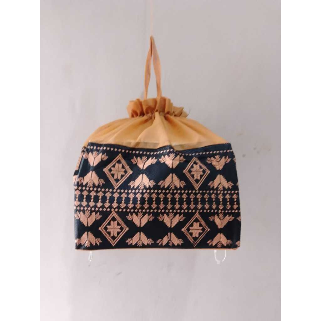 

(1Lusin 12PCS) Tas Hajatan spunbond SMB Batik 22x22 | Tas Hajatan Serut Murah Lusinan 12PCS / Khanza Wijaya Abadi