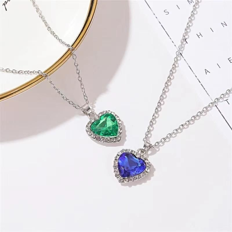 Kalung liontin hati warna biru tua navy blue hijau zamrud emerald necklace aksesoris accesories fash