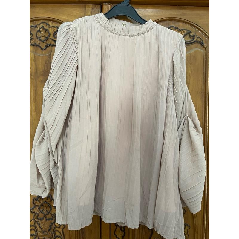 Blouse Pleats Vanilla Hijab size M