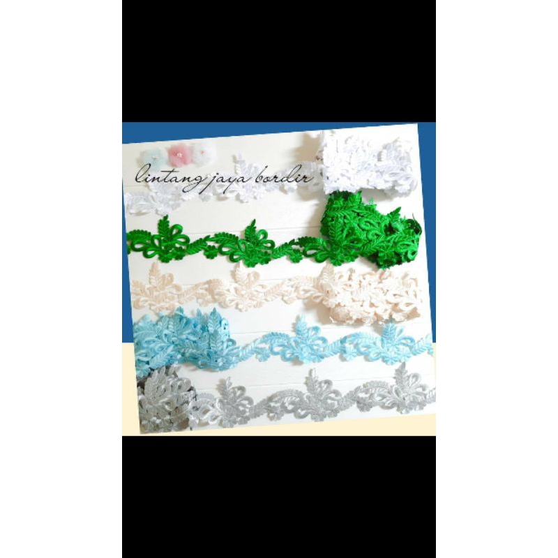 bordir renda roll motif daun