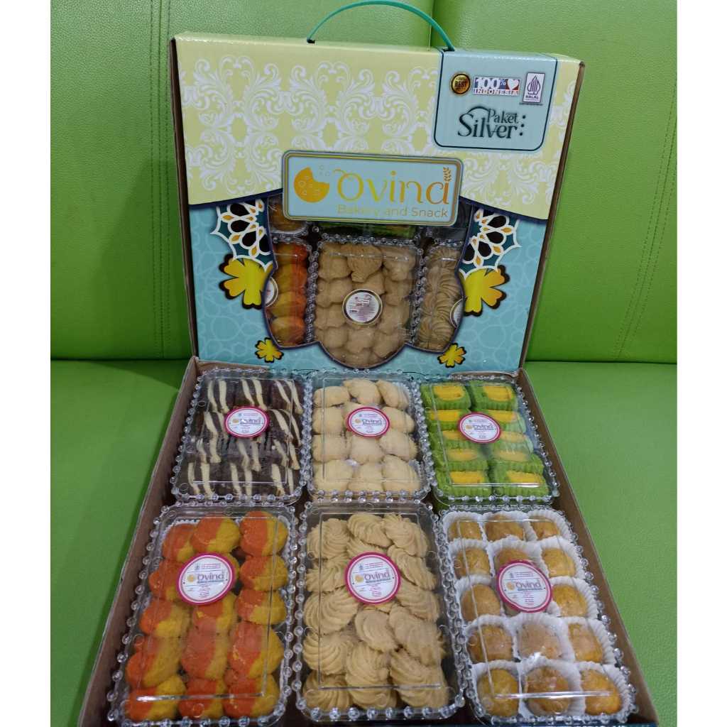 

PAKET KUE LEBARAN/HAMPERS/KUE KERING/OVINA PAKET SILVER