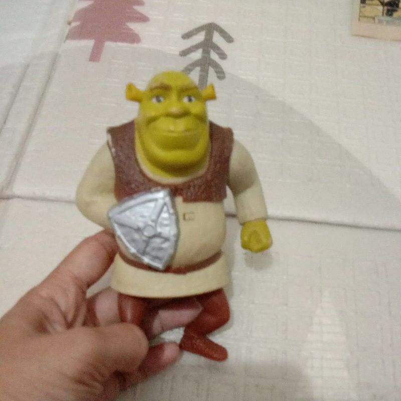 mainan action figure shrek