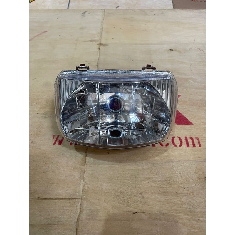 lampu depan motor legenda 2 reflektor depan honda legenda 2 detail original
