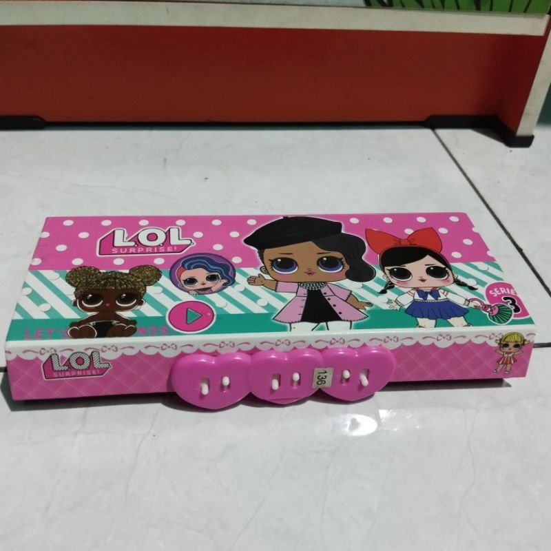 

Tempat Pensil Kode LOL