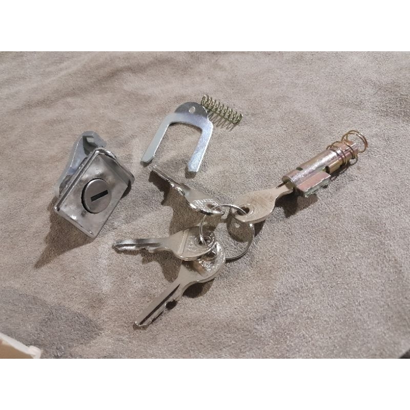 kunci stang dan box bagasi vespa super sprint bajaj ps px dll