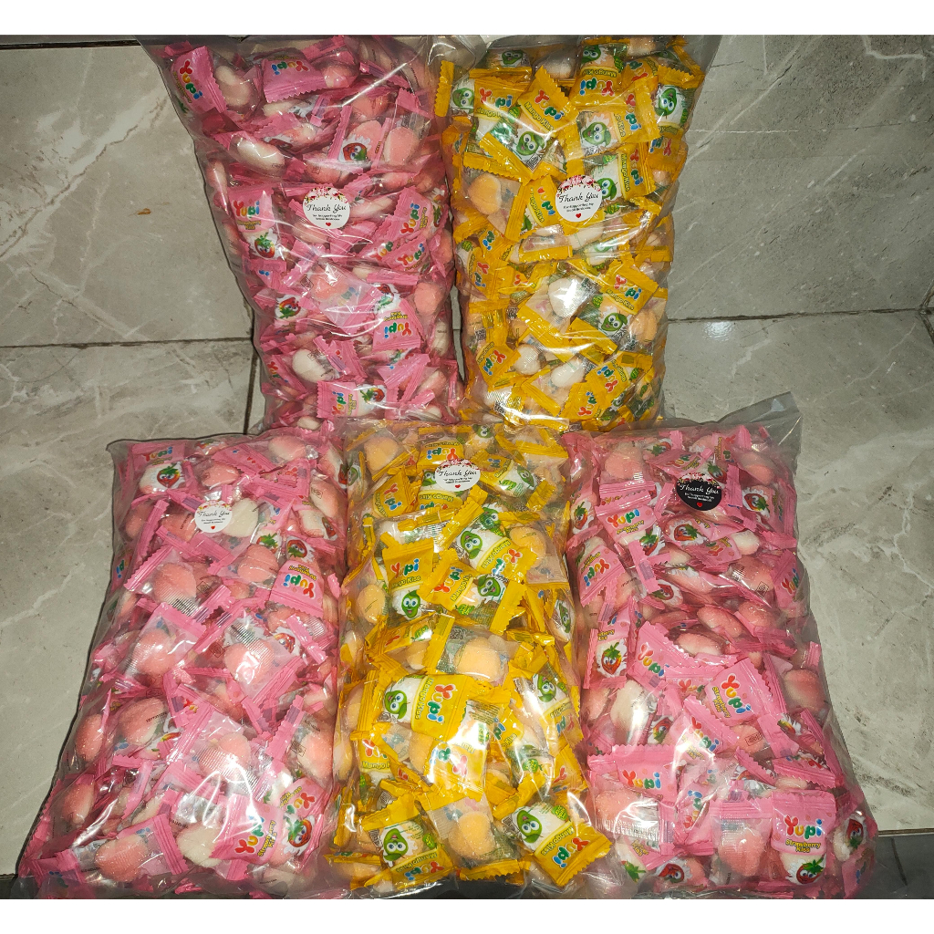 

Yupi Strawberyy Kiss and Mango Poff Kemasan Repack 500gr