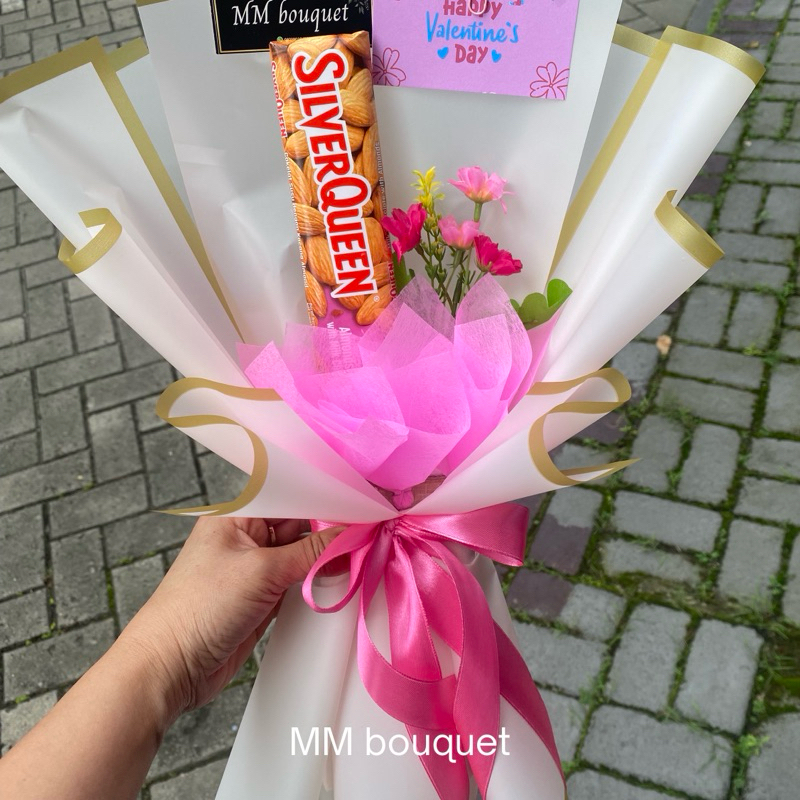 

buket coklat silverqueen valentine-buket coklat valentine-buket wisuda ulang tahun Anniversarry