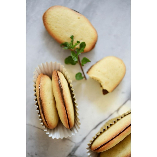 

Kue Kering Choco Milky Lidah Kucing Cemilan Harian