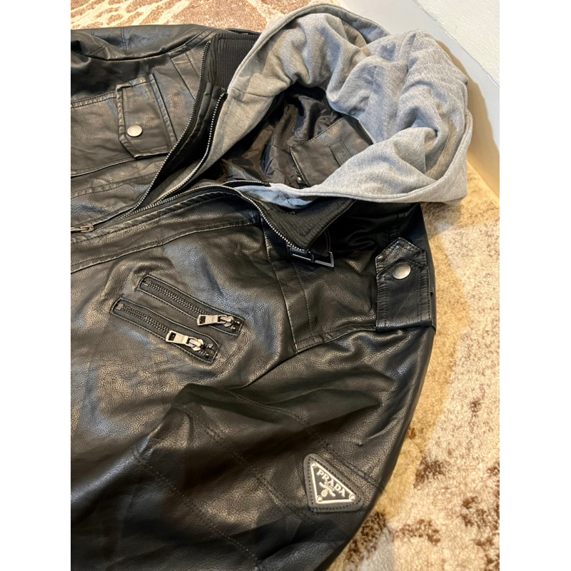 Jaket Kulit Bomber Trucker Hoodie Branded Prada Keren Second Preloved