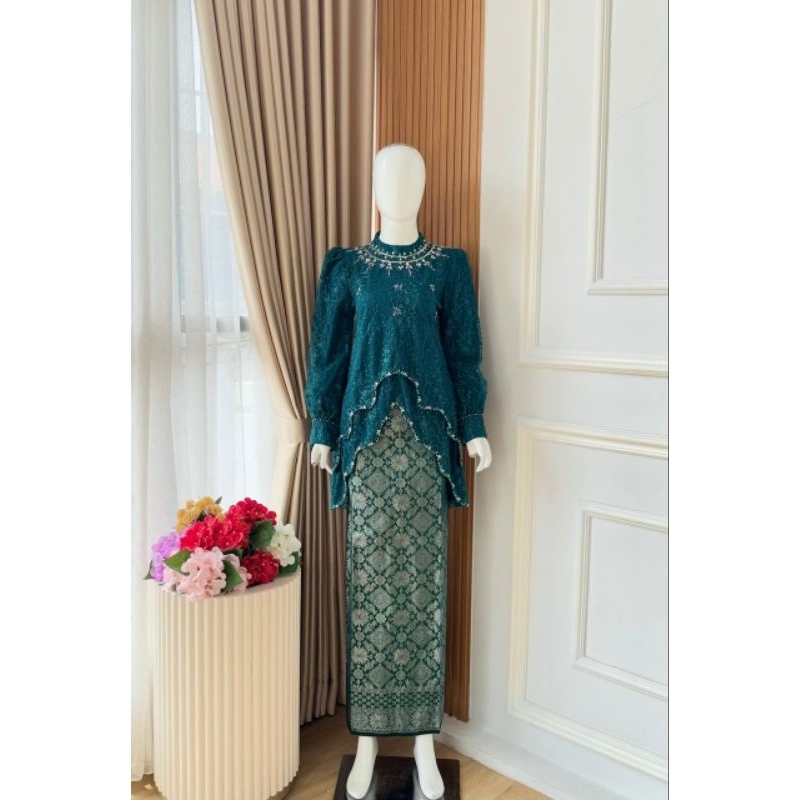 Ready tunik prilly  KEBAYA TUNIK – TUNIK KEBAYA – SETELAN KEBAYA MODERN – KEBAYA MODERN – KEBAYA TUN