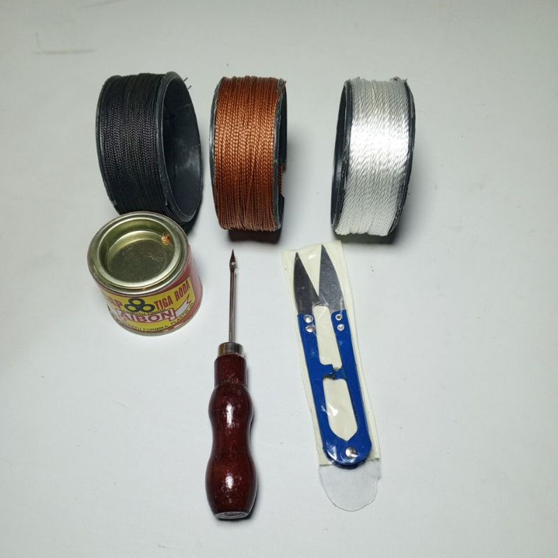 

paket 6produk.3benang 15m+jarum+gunting+lem aibon