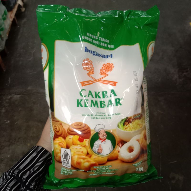 

ECER - Tepung Terigu Cakra Kembar 1kg (Premium)