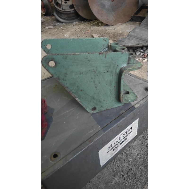 TRAKTOR QUICK G600 HITCH 1 Traktor G600 quick G600 SAMBUNGAN PENGIWAN G600