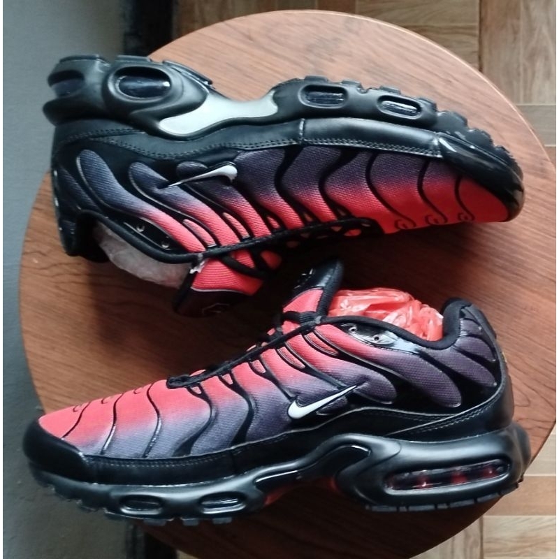 size 46 sepatu running air max tn plus