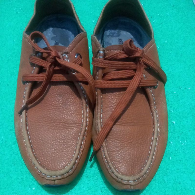 Sepatu sneaker kulit Red Ragfly