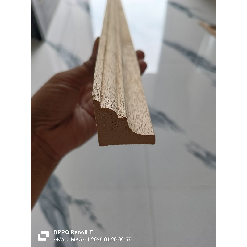 Profil Kayu Plafon Dekoratif 3,5 cm x 3 cm Panjang 195-200 cm