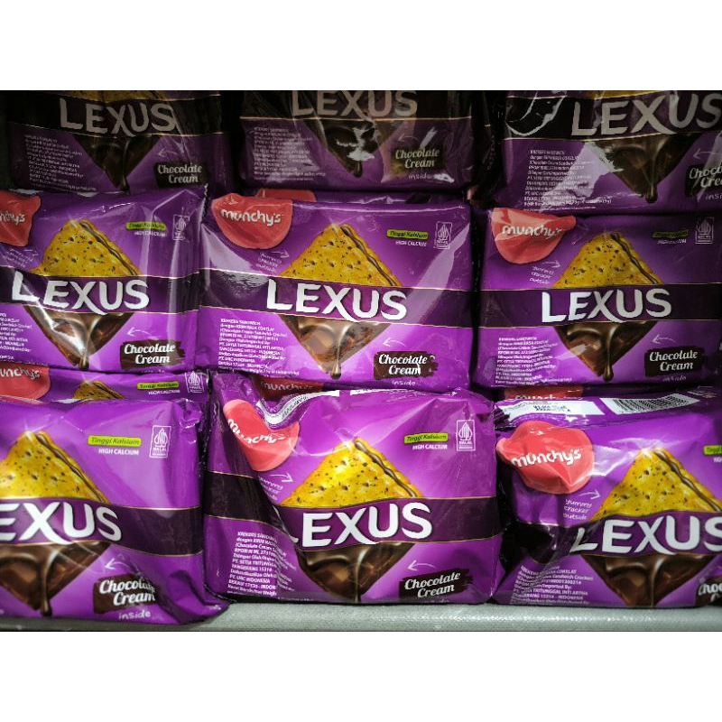 

LEXUS CRACKER CHOCOLATE CREAM 76 GRAM ISI 4 PCS