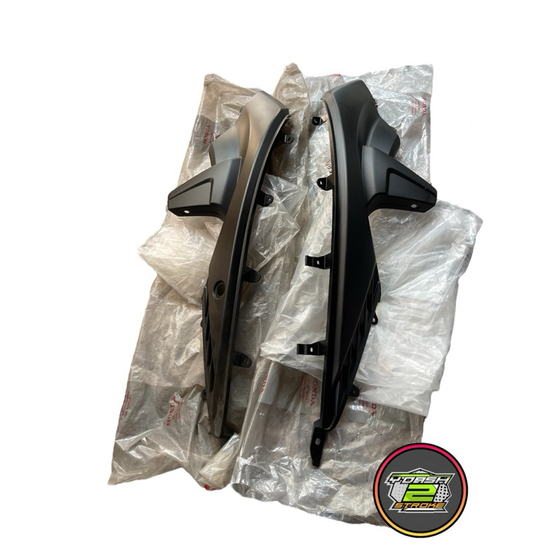 83520-KVB-900 83620-KVB-900 Sambungan Body Cover L R Body Side Kanan Kiri Vario 110 CW Old Karbu