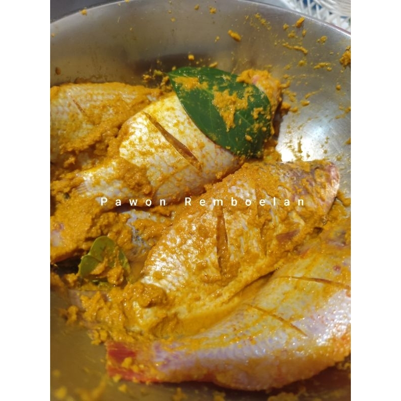 

Ikan Nila Merah Bumbu Kuning Praktis Tinggal Goreng [ Pawon Remboelan ]