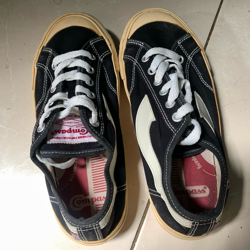 preloved second sepatu compass