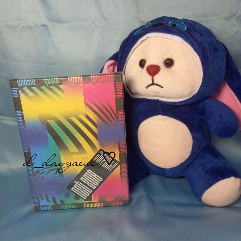 (Freebies 100 Photocard) NCT 2018 Album Empathy Photobook dengan versi Dream dan Reality Member Mark