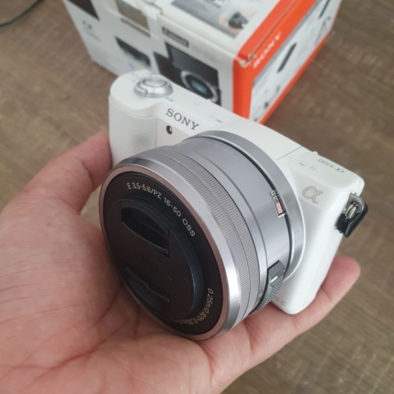 Mirrorless Sony a5100
