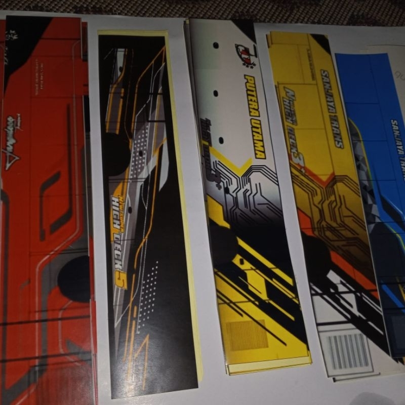 

STIKER LIVERY MINIATUR BUS PLASTIK BAHAN VINYL ANTI AIR