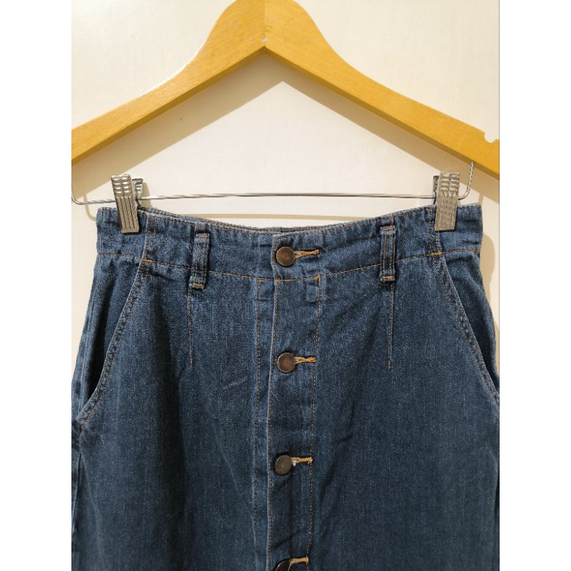 Preloved Rok Jeans Kancing by GU Uniqlo