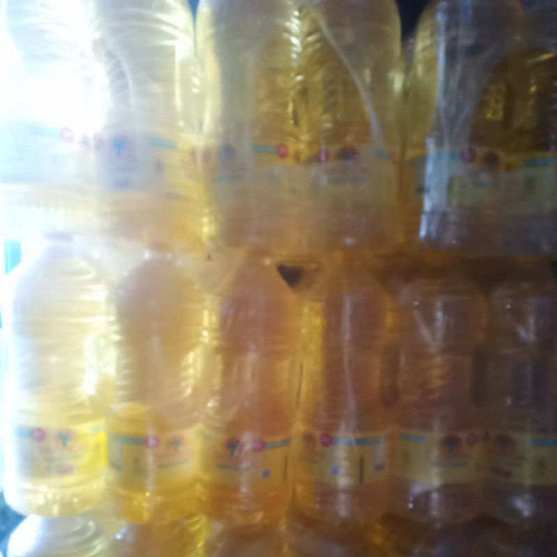 

minyak goreng tropical botol 2liter 1 slop