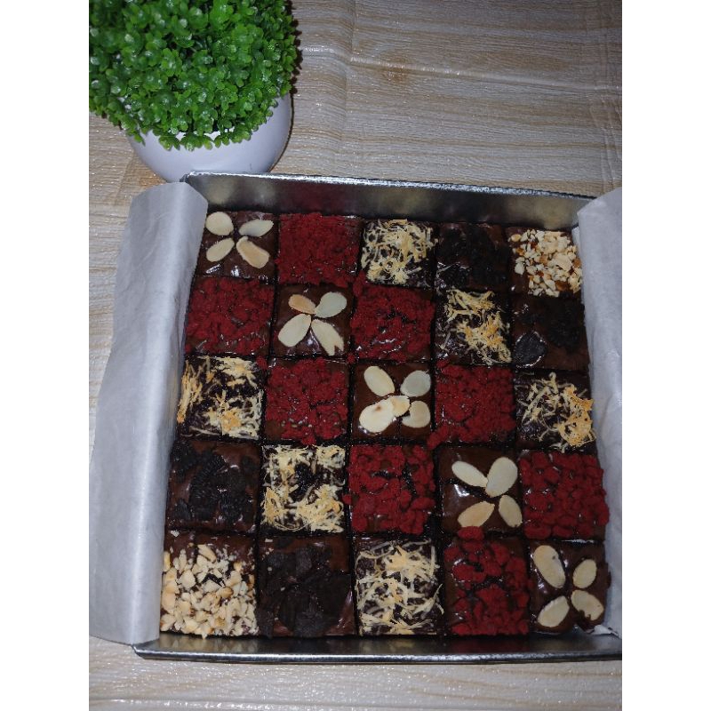 

fudgy brownies skat 25pcs ukuran 20x20