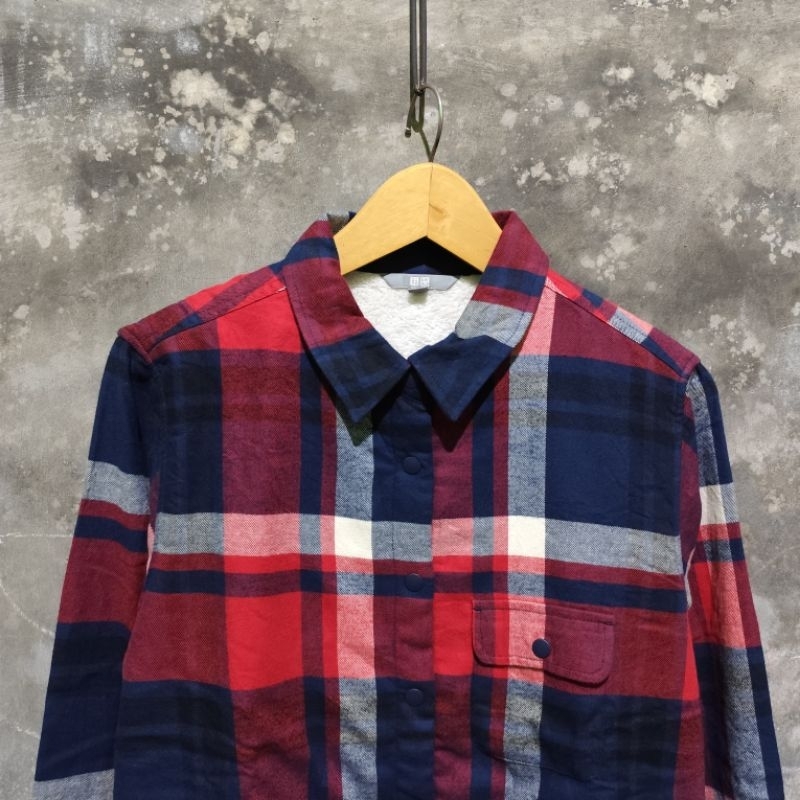Kemeja Uniqlo Sherpa Dalam