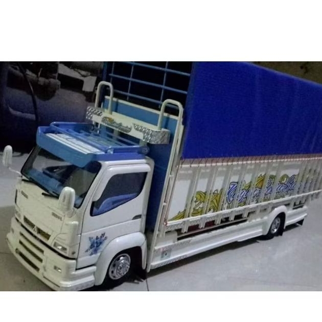 Promo miniatur truk tronton hino 500 rc remot control pake lampu leed rbg warna warni bisa belok ole