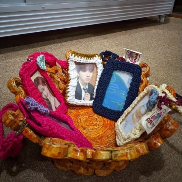 

Lanyard Card Holder Rajut Handmade – Simpel, Elegan, dan Multifungsi