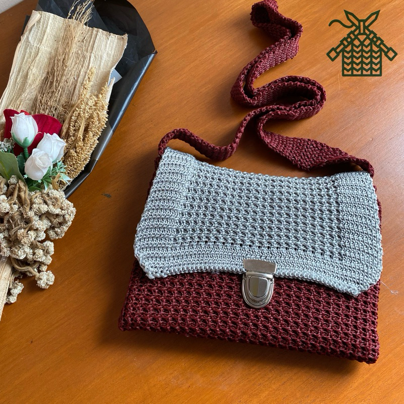 Tas selempang rajut / tas rajut gesper / sling bag rajutan murah bandung