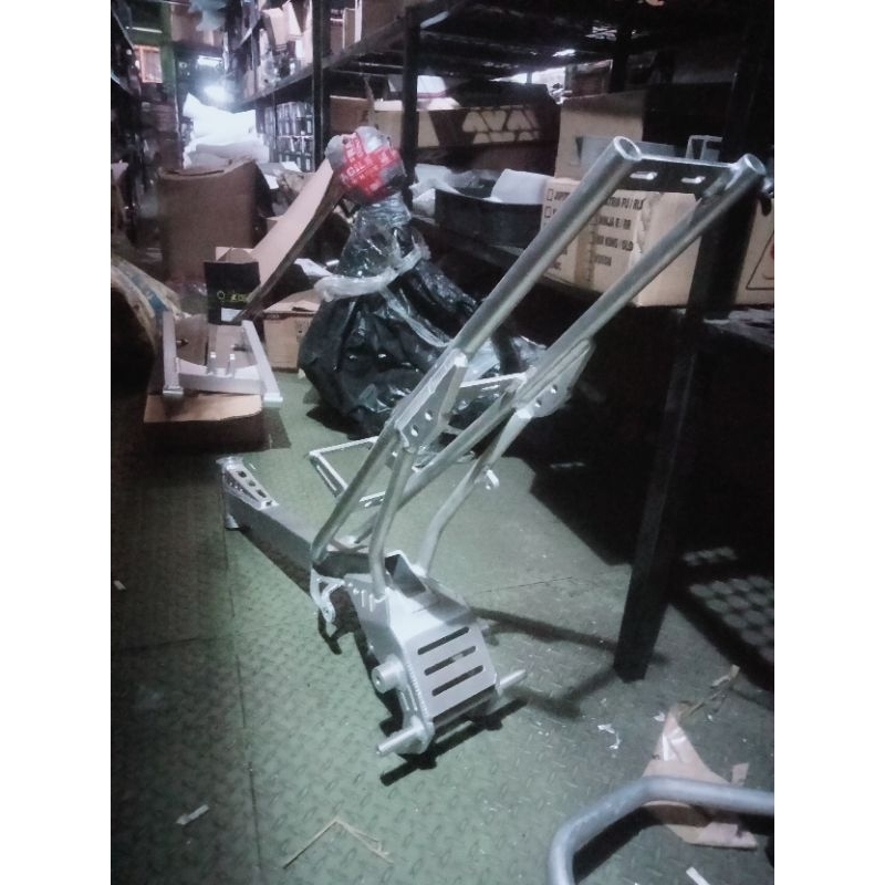Rangka Jupiter Z/Fiz R Slep Engine Drag type Double untuk karbu tengah dan karbu samping by Shijiro 