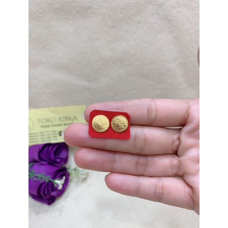 Anting Logam Replika Emas London