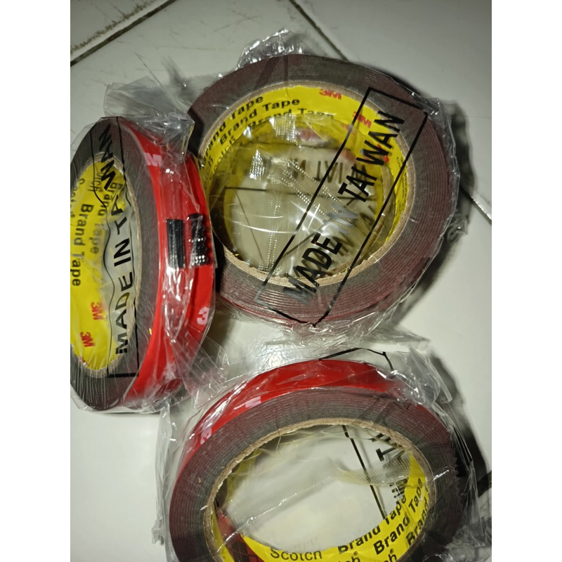 

Double Tape 3M VHB 12 mm x 4,5 m DOUBLE FOAM TAPE ORIGINALLL