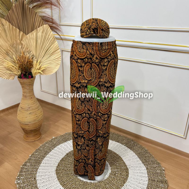 (1 Jarik + 1 Blangkon)Setelan Jarik Instan Standar + Blangkon  Solo/ Sunda/ Jogja