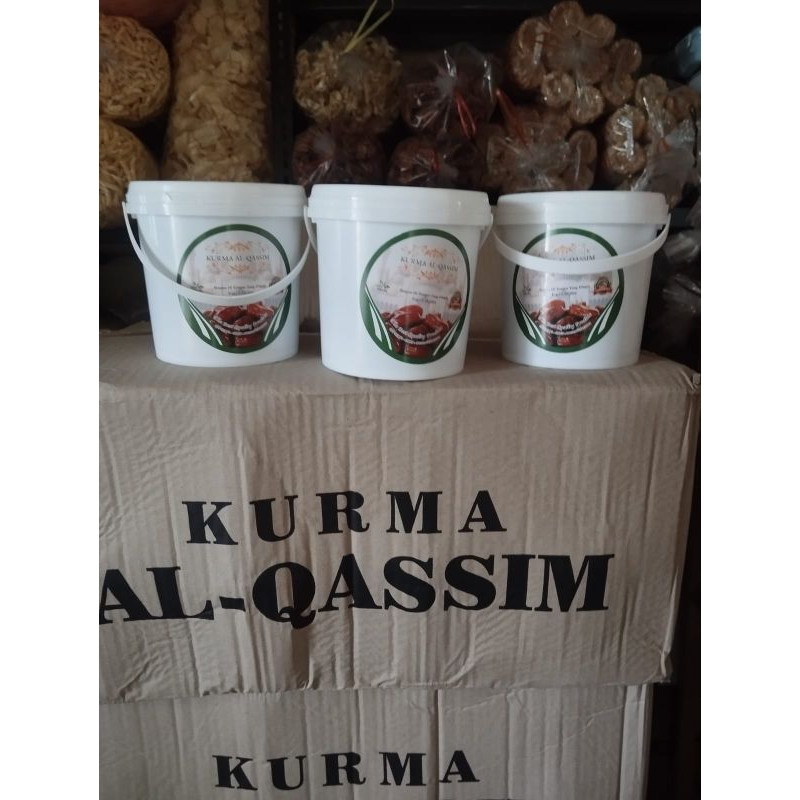

Kurma Al Qassim Ember