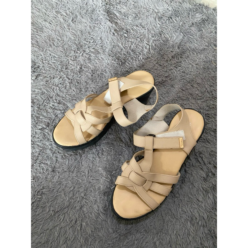 Preloved sepatu fladeo wanita size 40