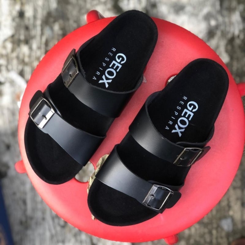 Sandal kulit selop, sandal selop kulit, sandal pria bahan kulit warna hitam, sandal selop pria bahan