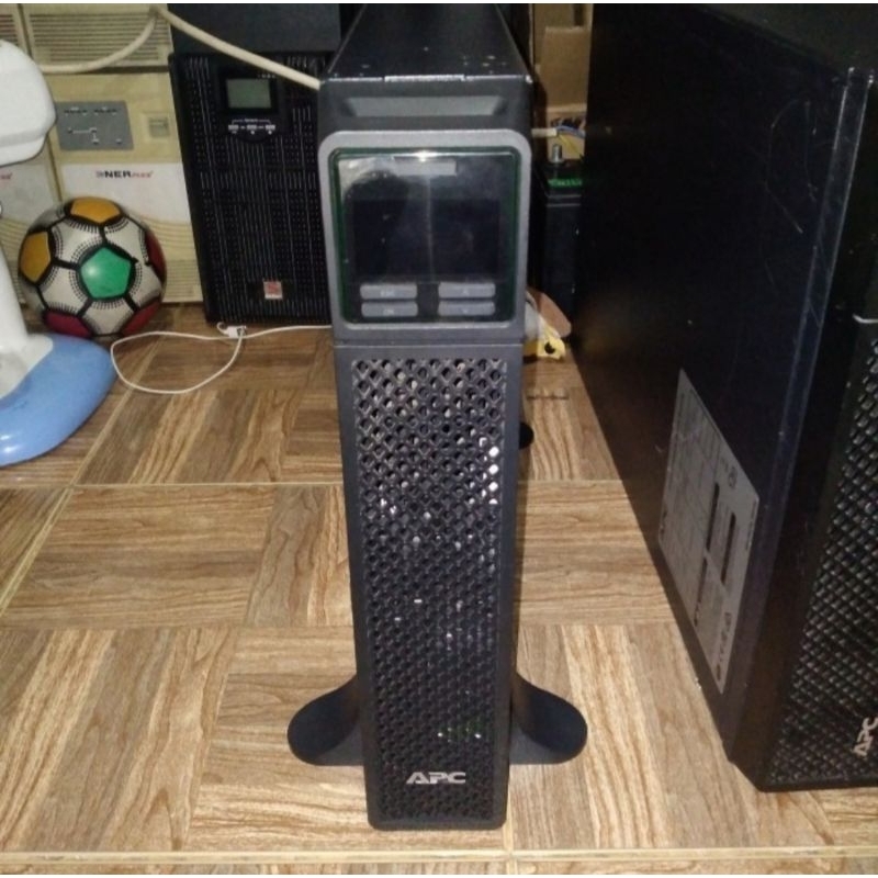 UPS APC SRT300XLI 3000VA 2700W BATRAI BARU ONLINE PSW