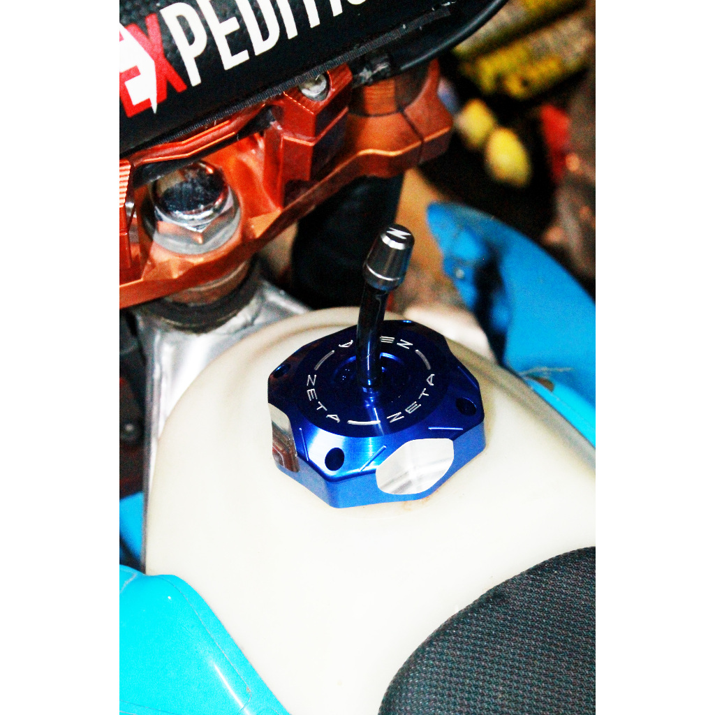 TUTUP TANGKI KLX GORDON CRF230, YZ 125 MERK ZETA