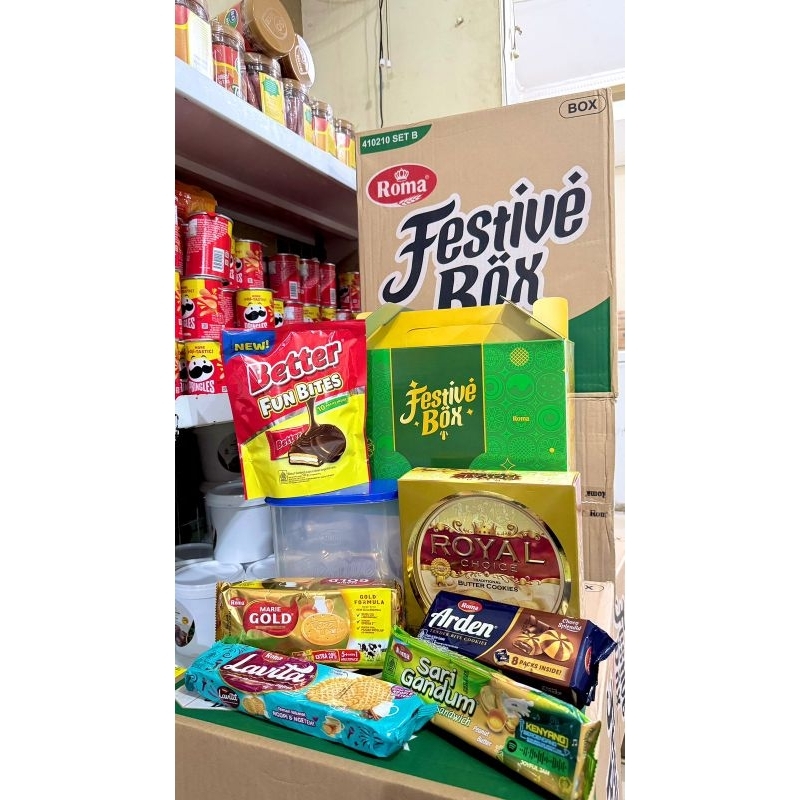 

Festive box, isian :- Better fun bites isi 10- ⁠Toples- Marie gold 110gr+22gr- ⁠Roma lavita 72gr- ⁠Sari gandum 108gr- ⁠Arden 72gr- ⁠Royal choice 240gr, kartonan atau 1 dus isi 4 paket