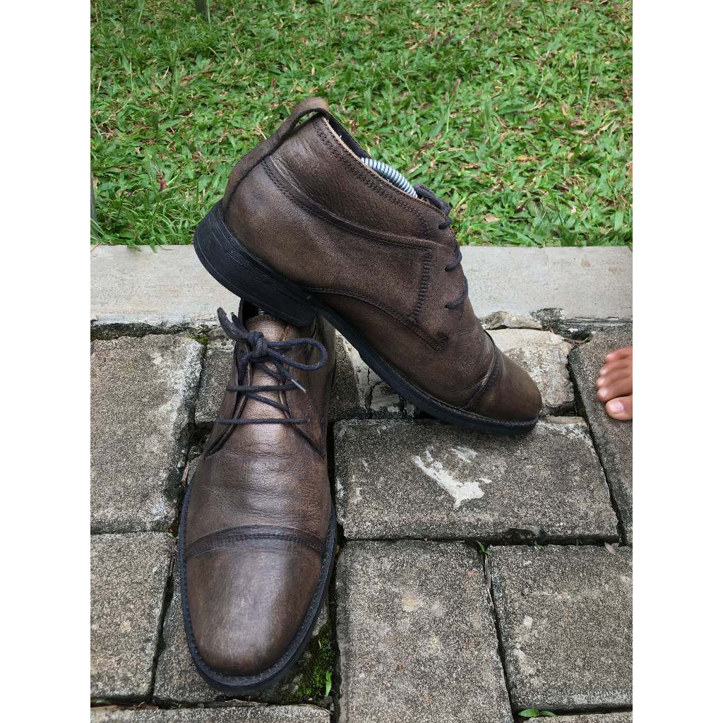 Sepatu kulit second original Boots Democrata