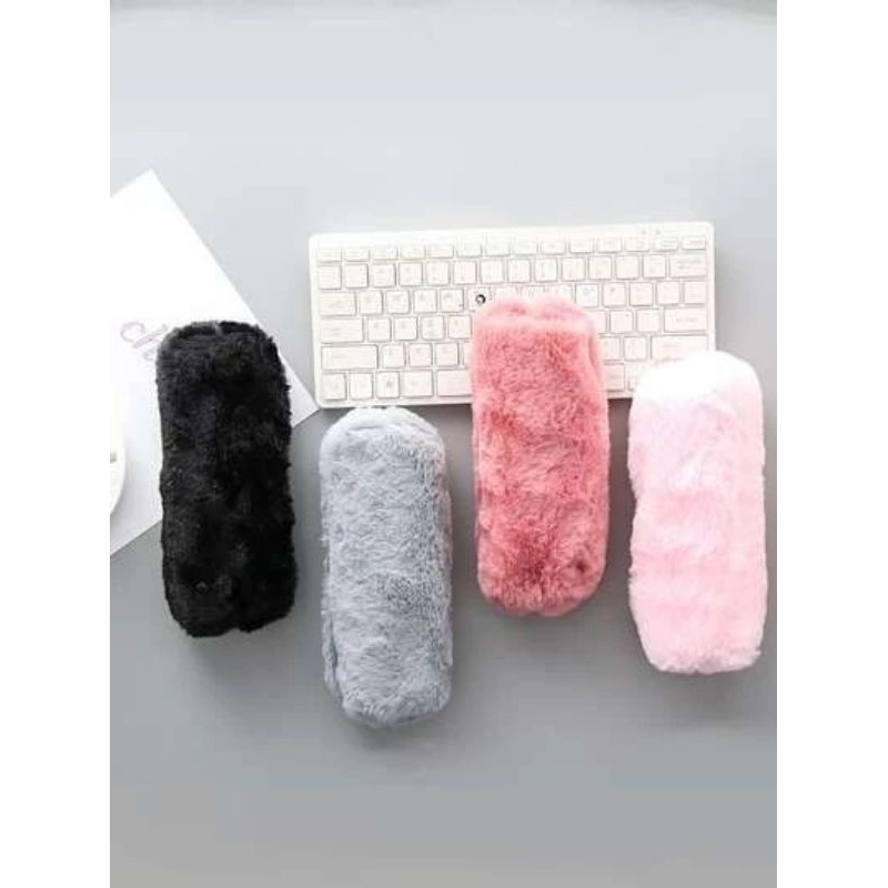 tempat pensil bulu
