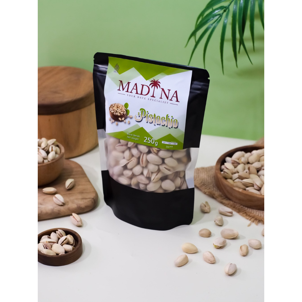

Kacang pistachio inshell pouch 250gram rasa gurih
