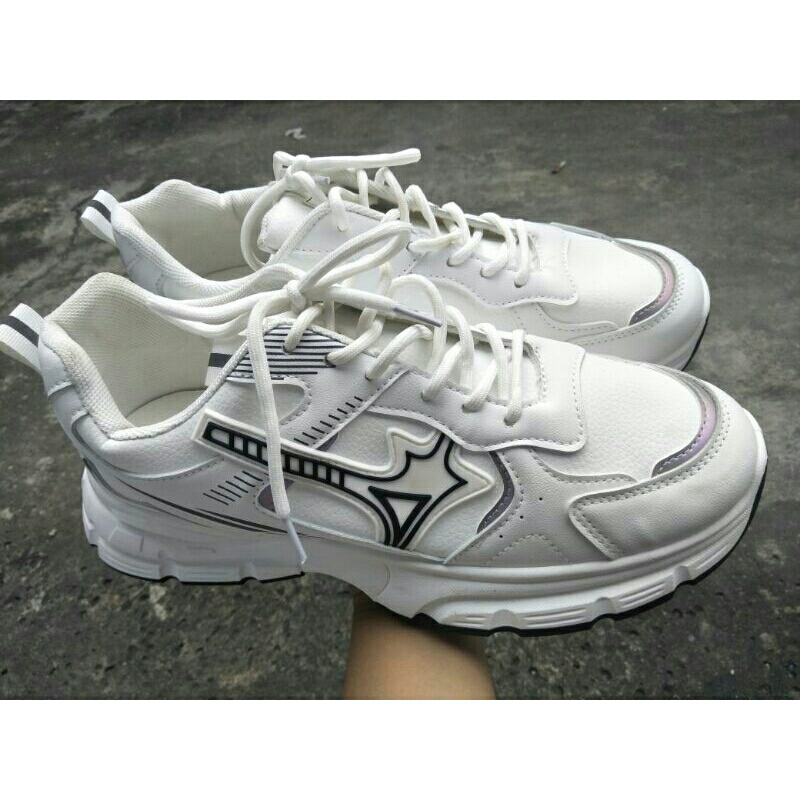 Sepatu Sneakers Fashion size 43
